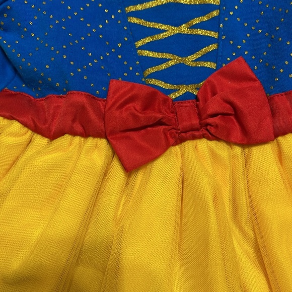 Disney baby Snow White costume onesie, size 12-18 mo. with matching headband. - Picture 4 of 8